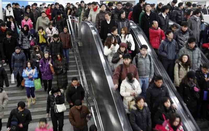 La esperanza de vida en China aumentó en 2024 hasta los 79 años