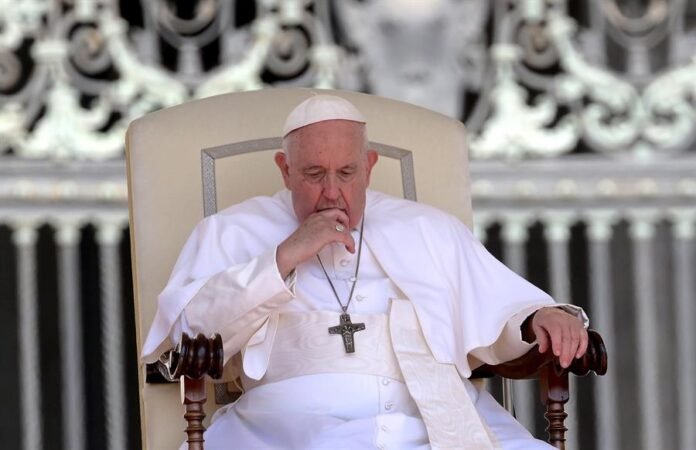 Santa Sede: salud del papa Francisco se mantiene estable
