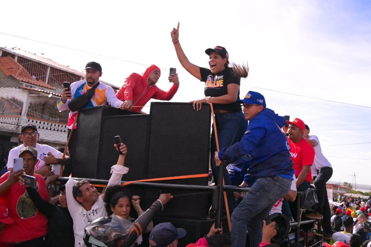 Yulisbeth García arrancó campaña electoral rumbo a la Gobernación de Bolívar