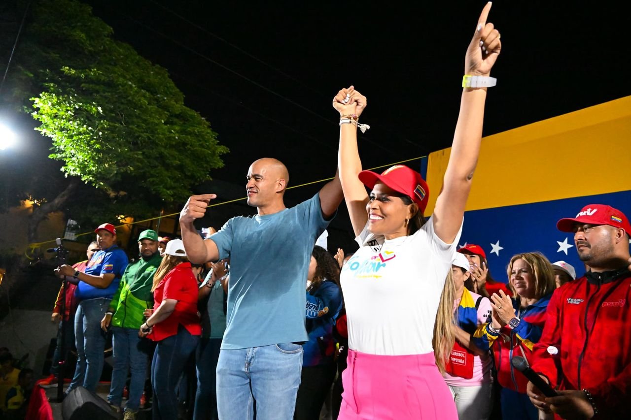 YULISBETH ENCARNA EL SUEÑO DE CHAVEZ