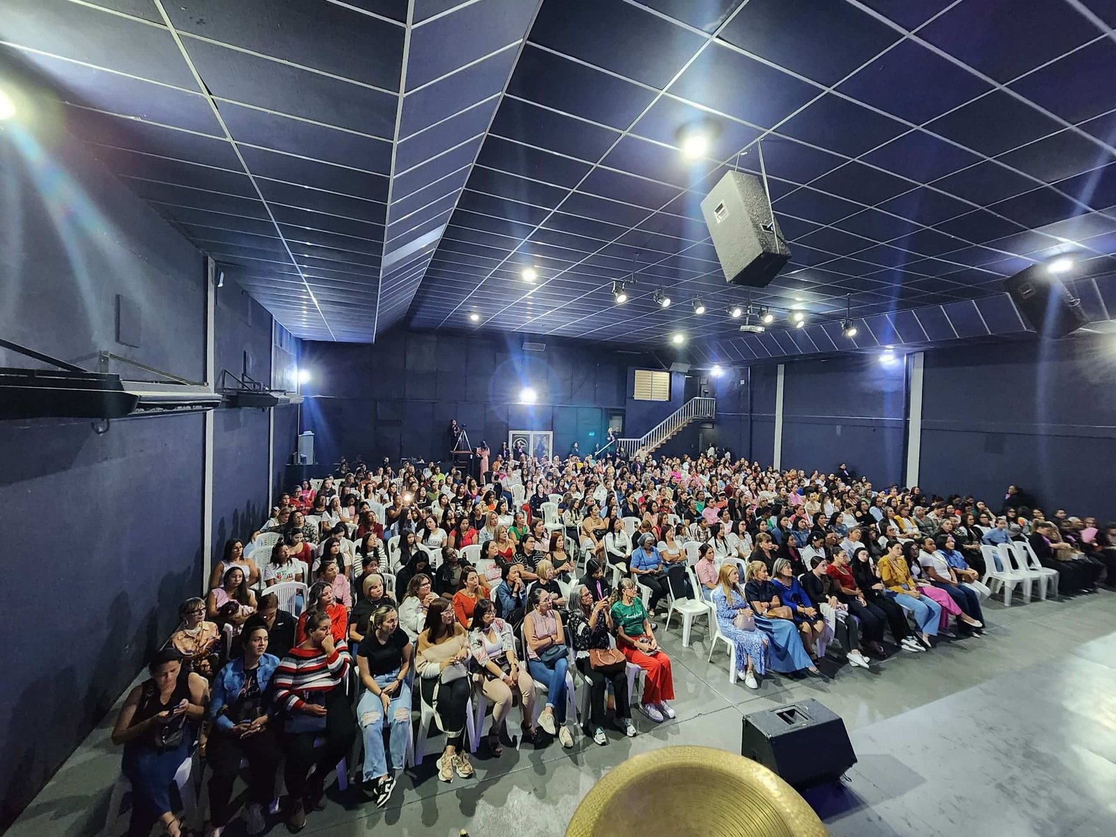 Mujer Real en su convocatoria «INSPIRA» de la Iglesia Cristiana Casa de Dios: Un Mensaje de Esperanza para Mujeres