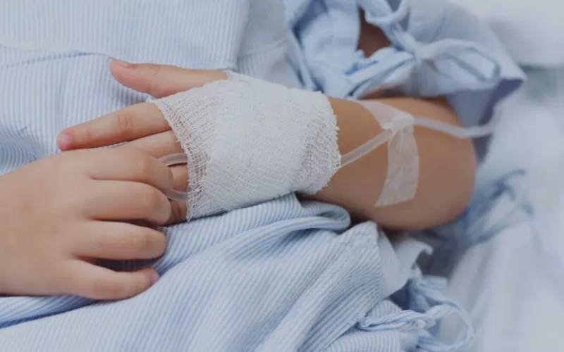 Muere una niña mexicana de 3 años con gripe aviar, el primer caso humano en México