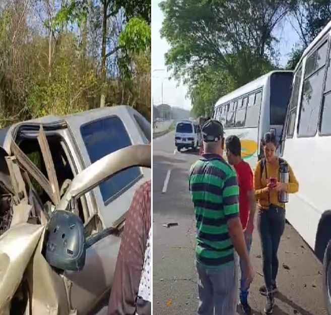 Aparentemente fallece una persona tras estrellar su vehículo contra un autobús