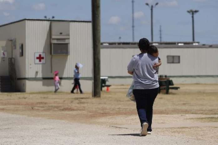 Venezolanos se capacitan en derechos humanos de migrantes