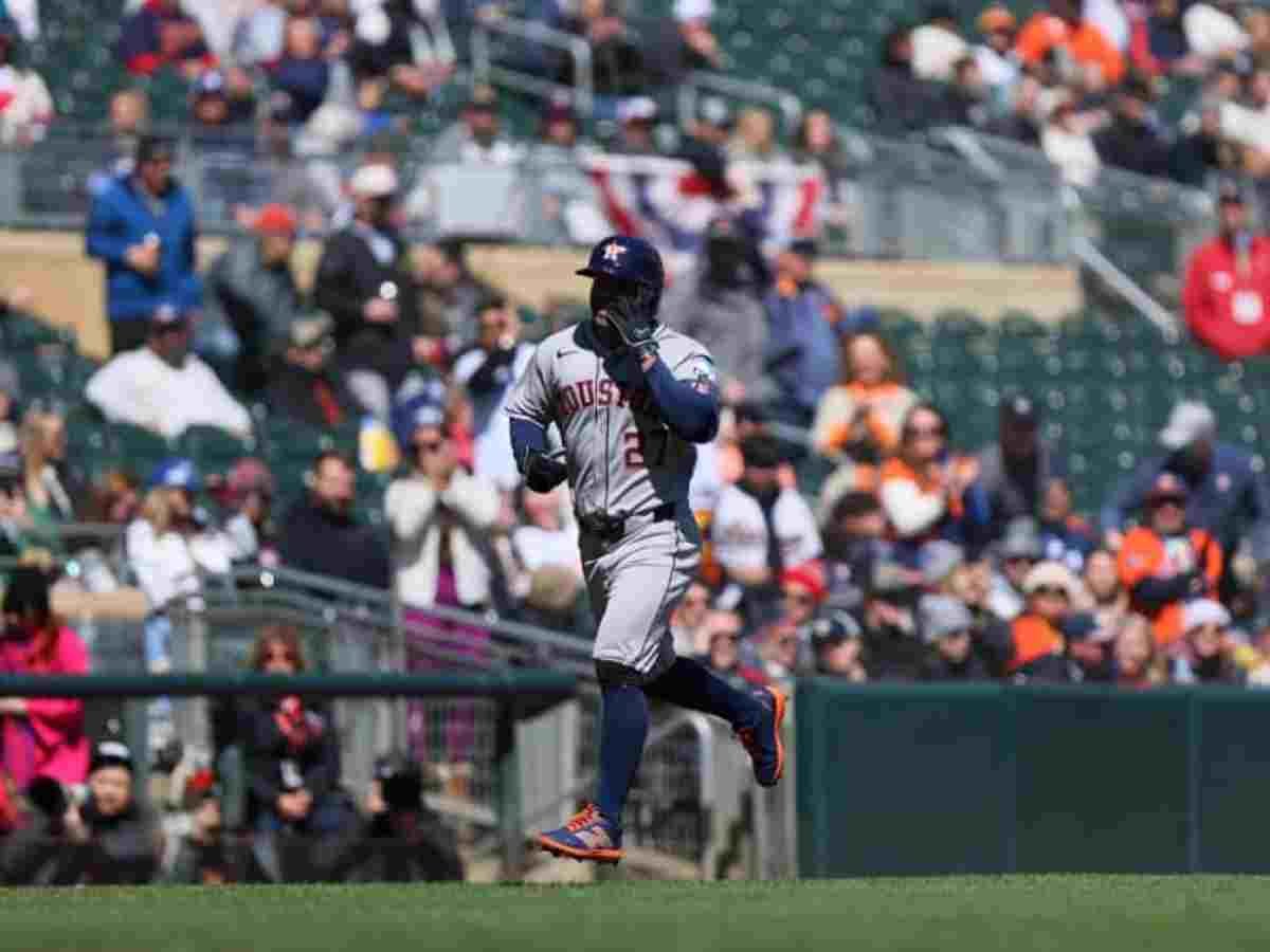 José Altuve muestra su poder abriendo juego