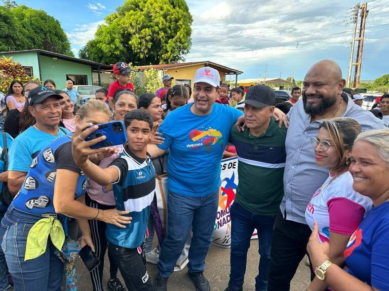 Candidatos del GPP recorrieron la parroquia Vista Al Sol