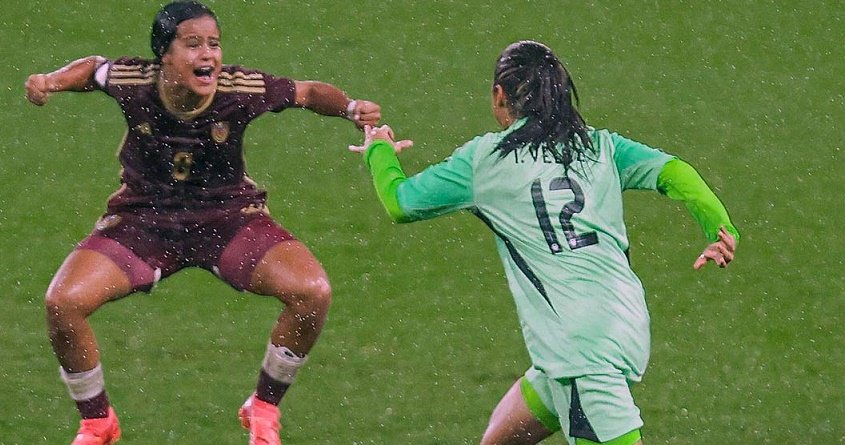 Vinotinto femenino sub-17 vino de atrás para batir a Paraguay 2-1
