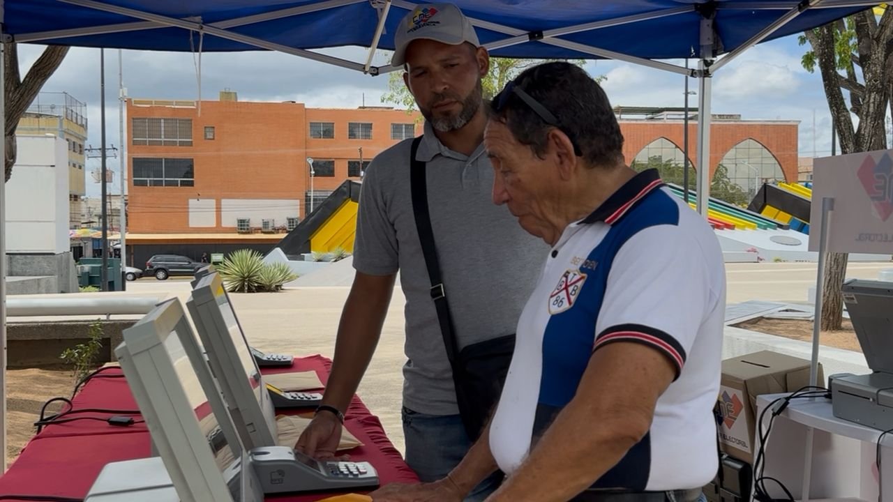 Ferias electorales desplieganinformación clave para comicios en Caroní