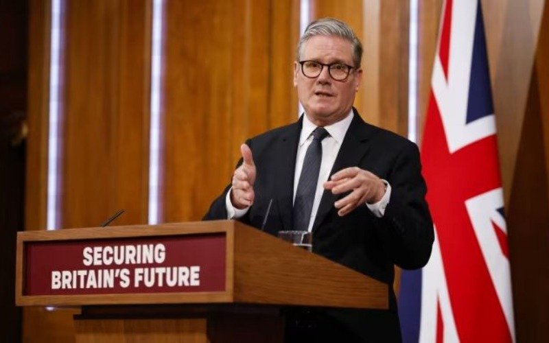 Keir Starmer anuncia un plan para controlar la inmigración y recuperar «el control» fronterizo