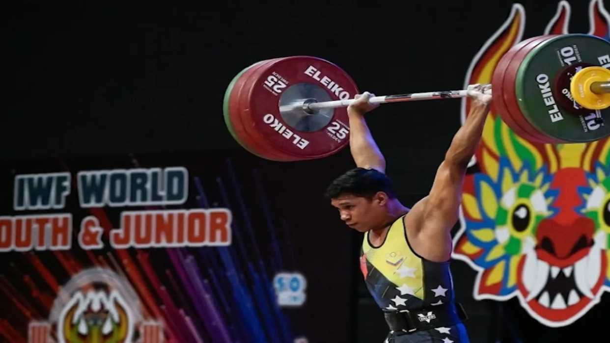 Luis García logra doble oro en el Campeonato Mundial Júnior y Juvenil de levantamiento de pesas