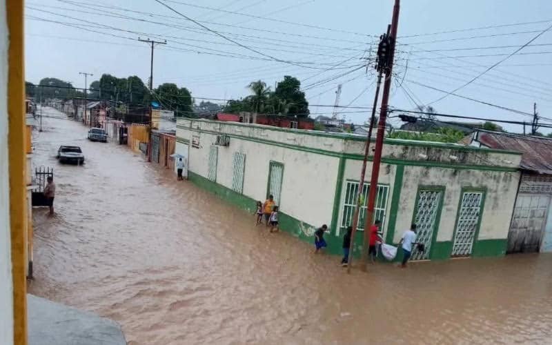 Lluvias causan inundaciones en Sucre