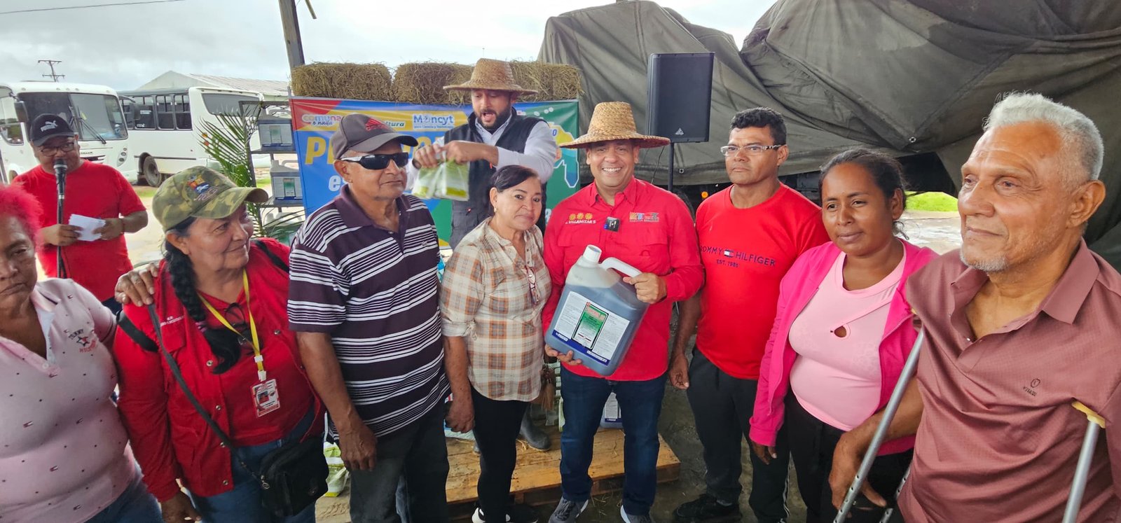 Entregan semillas de maíz blanco a productores de la Guayana Esequiba