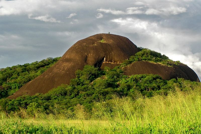 La Piedra del Elefante: Un majestuoso centinelade la historia geológica y cultural de Bolívar