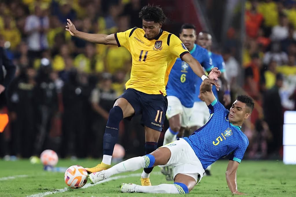 Brasil suma un punto al empatar sin goles ante Ecuador en el debut de Ancelotti