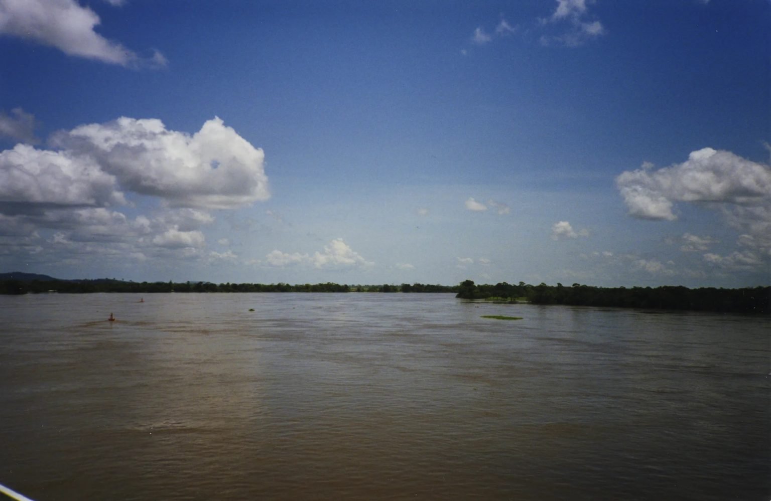 El río Orinoco sigue ascendiendo en esta época de lluvia