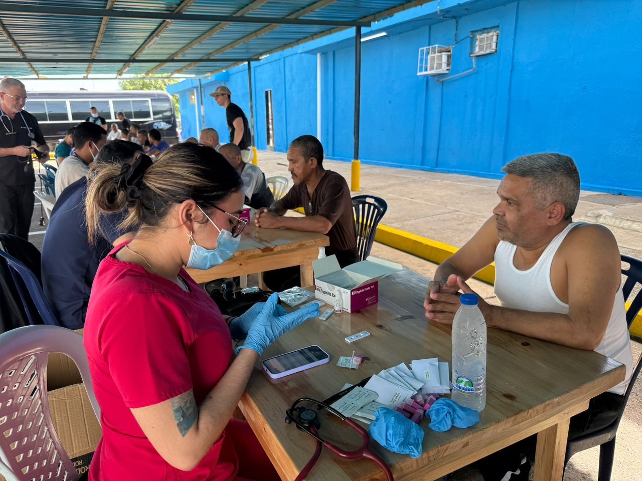 Once Trece lleva atención médica integral a privados de libertad en San Félix