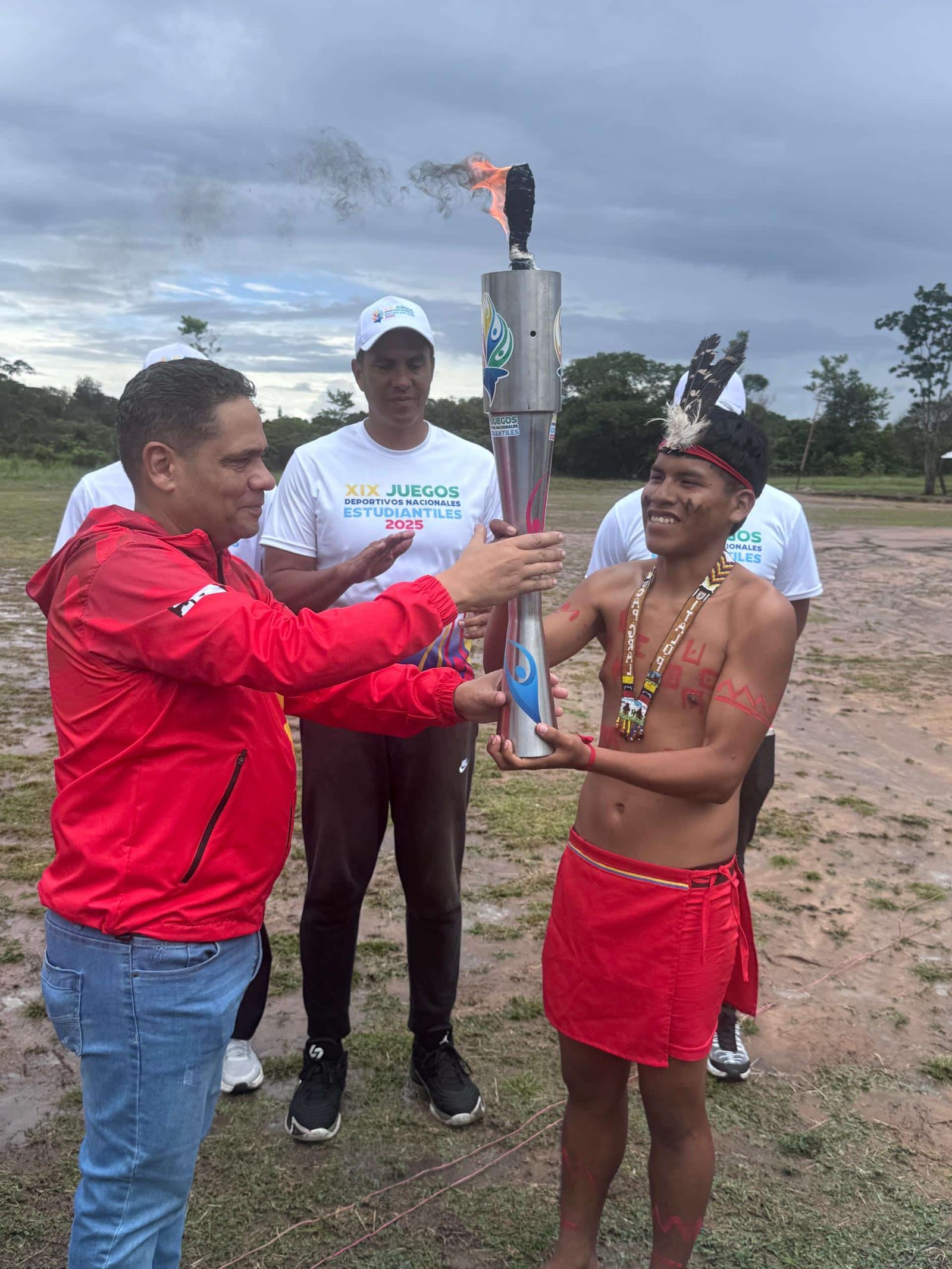 Fuego Patrio de los XIX Juegos Deportivos Nacionales Estudiantiles llegó a la Guayana Esequiba