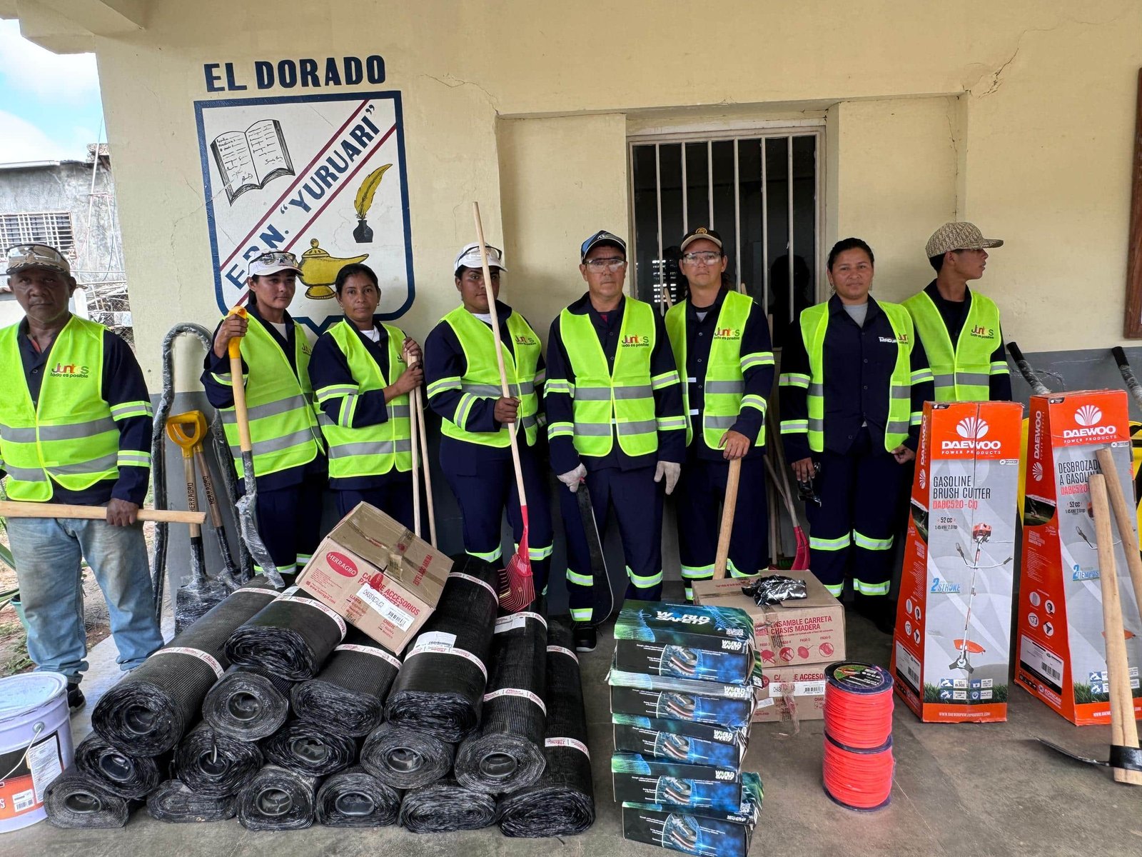 Gobernación de la Guayana Esequiba inicia plan de rehabilitación integral en escuelas de El Dorado