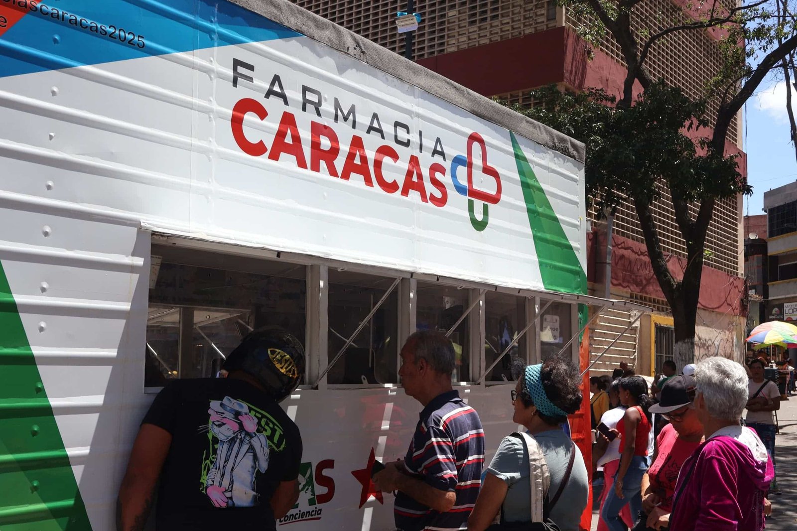 Red de Farmacias del SUAF lidera encuesta de preferencia en la población caraqueña