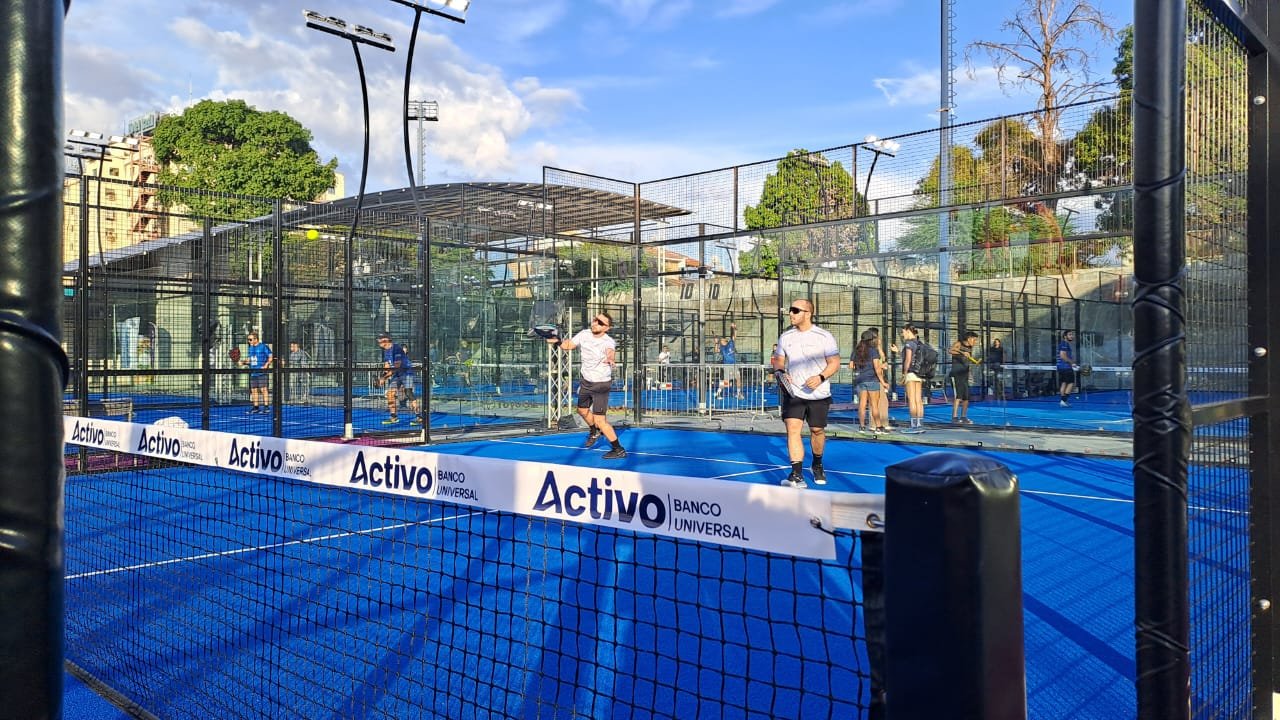 Participación de pares internacionales promete elevar el nivel competitivoMás de 200 atletas dan inicio al torneo inaugural de Arenas Pádel Club
