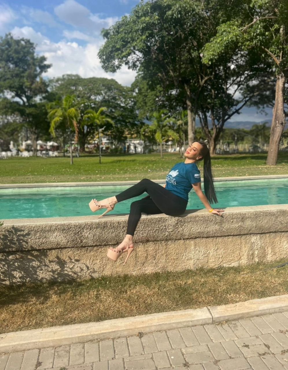 Arianna Hernández: La combinación perfecta de intelecto y belleza en el Reinado de la Candelaria 2026
