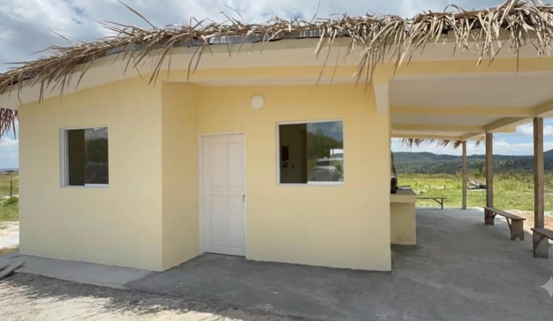 Gobernador de Guayana Esequiba entregó primera casa modelo en Santa Cruz de Mapaurí
